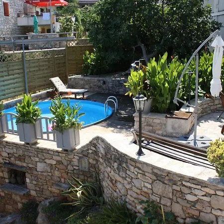 Stone House * סופטאר
