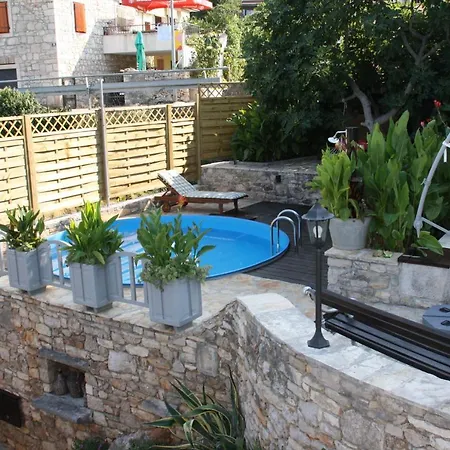 בית נופש Stone House