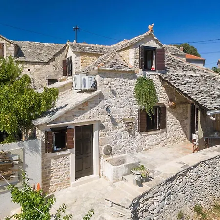 Stone House * סופטאר