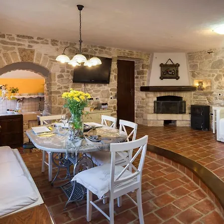בית נופש Stone House סופטאר